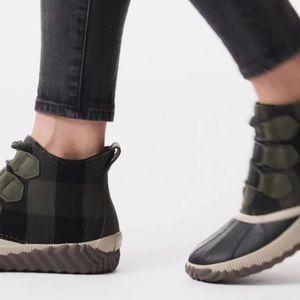 Sorel Out N About Plus  Waterproof Duck Boots, Sz 7.5